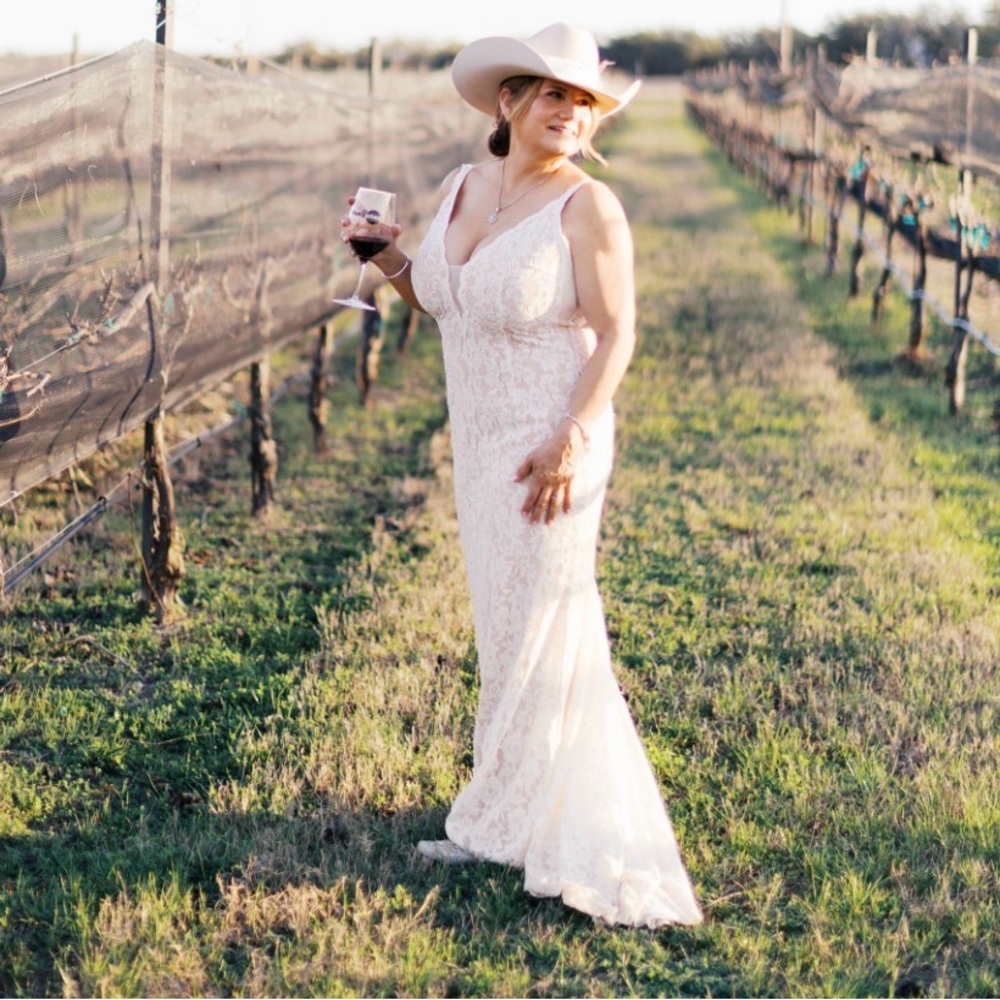 Jovani Light Ivory Lace Evening Gown Beaded Bling - Picture 4 of 5